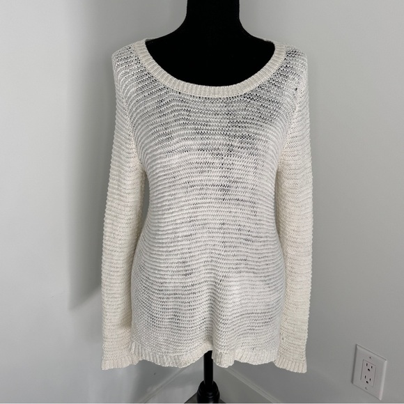Divided White Oversized Tall Stretchy Sweater (M) - Picture 2 of 10